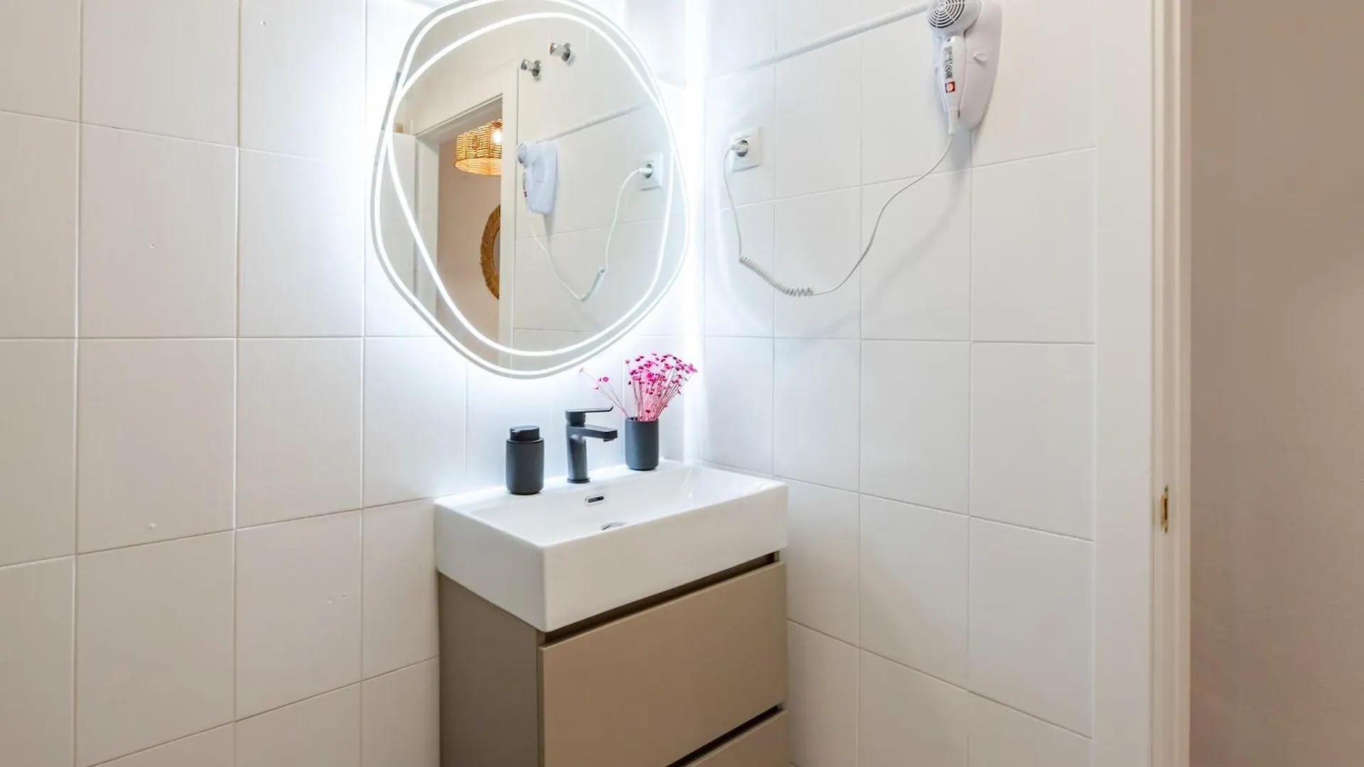 Charming 4-Bedroom Apartment In Malaga'S Historic Center Spain