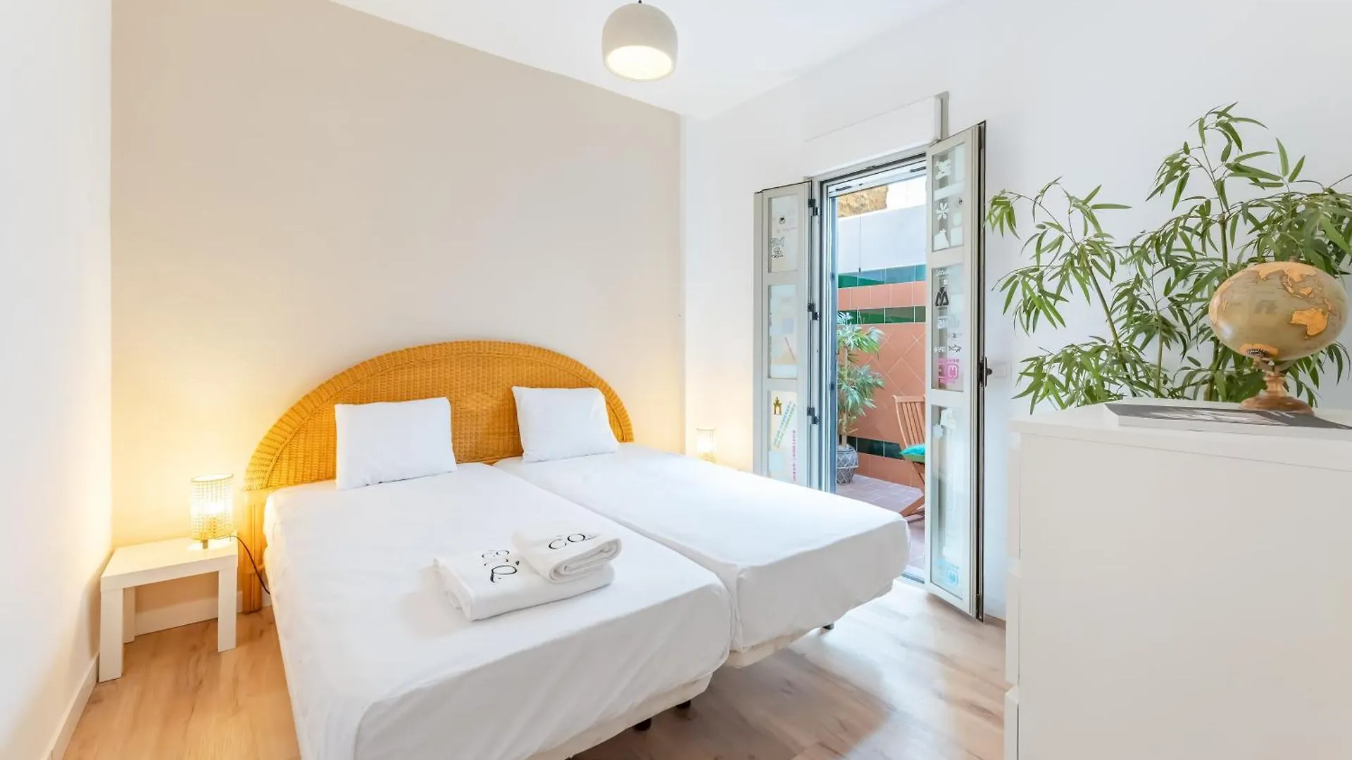 Charming 4-Bedroom Apartment In Malaga'S Historic Center