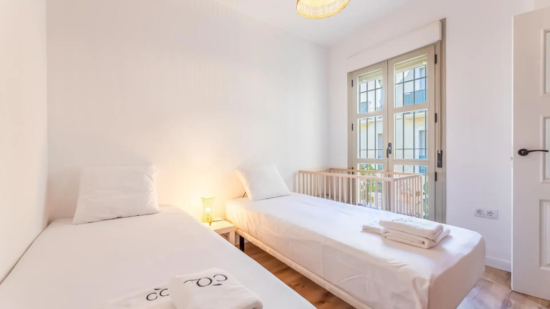 Charming 4-Bedroom Apartment In Malaga'S Historic Center