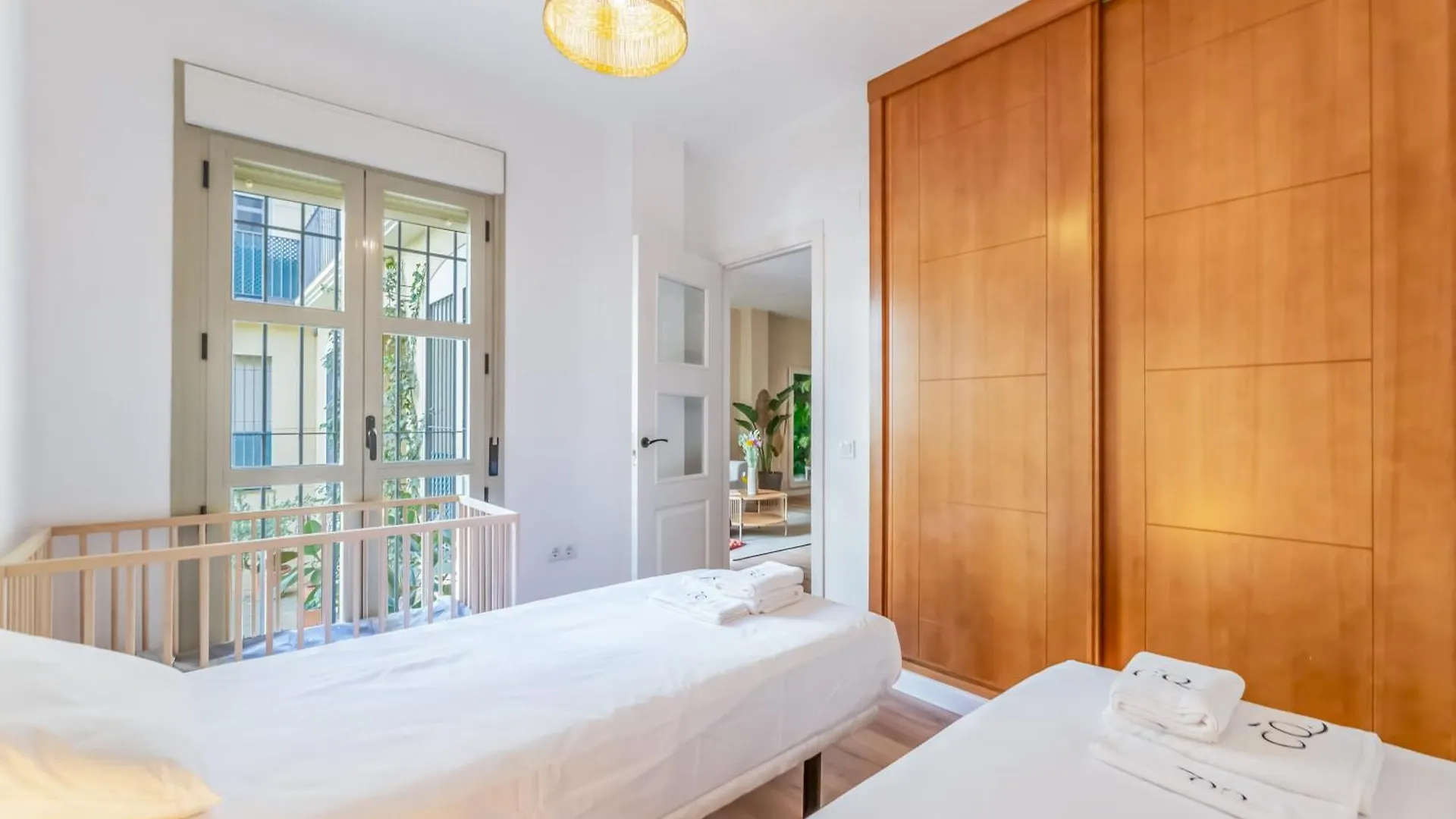 Charming 4-Bedroom Apartment In Malaga'S Historic Center 0*,  Espagne